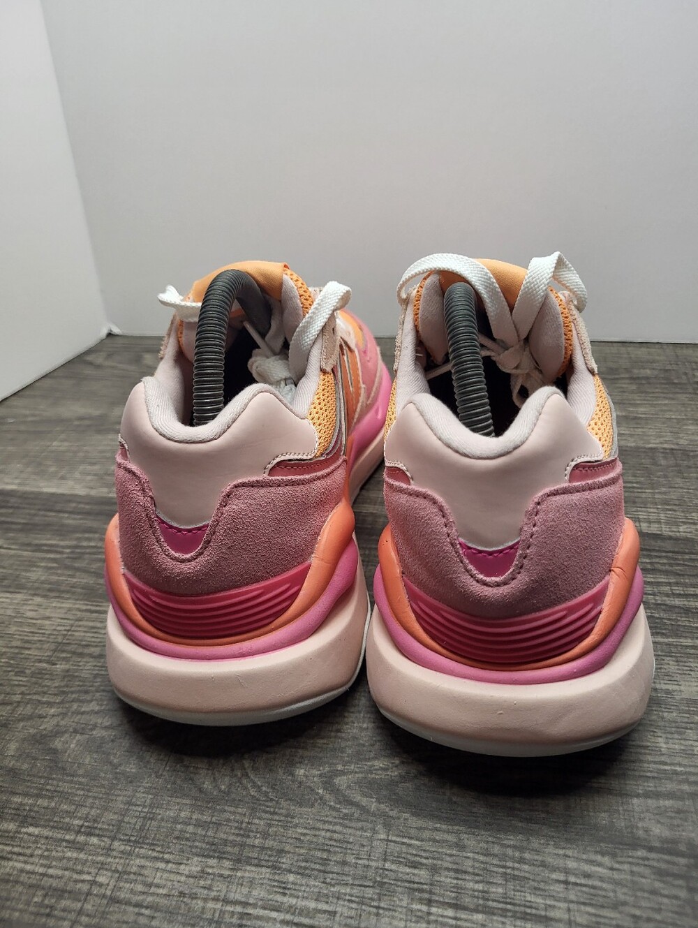 New Balance 57/40 Valentine's Day Pink Sneakers Women's Shoes Size 9.5 W5740VDA - Picture 5 of 10